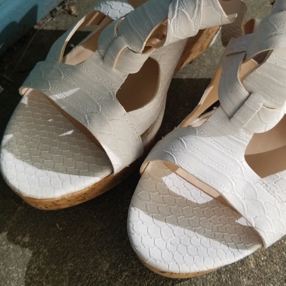 Wedge - Picture 7 of 7